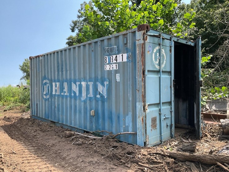 #174-•-8’-x-20’-storage-container-image-1