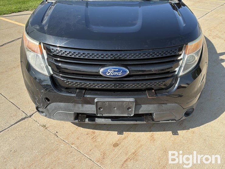 2015-ford-explorer-image-9