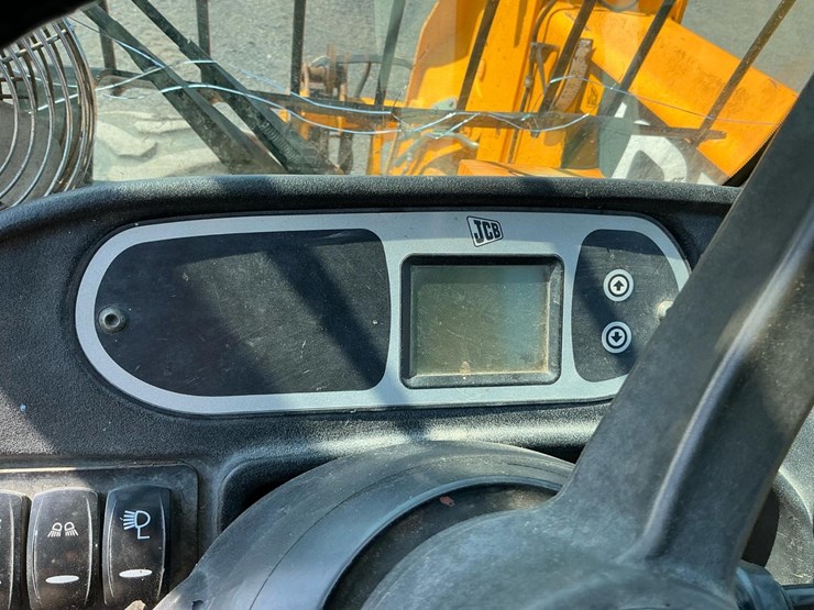 2012-jcb-550-image-25