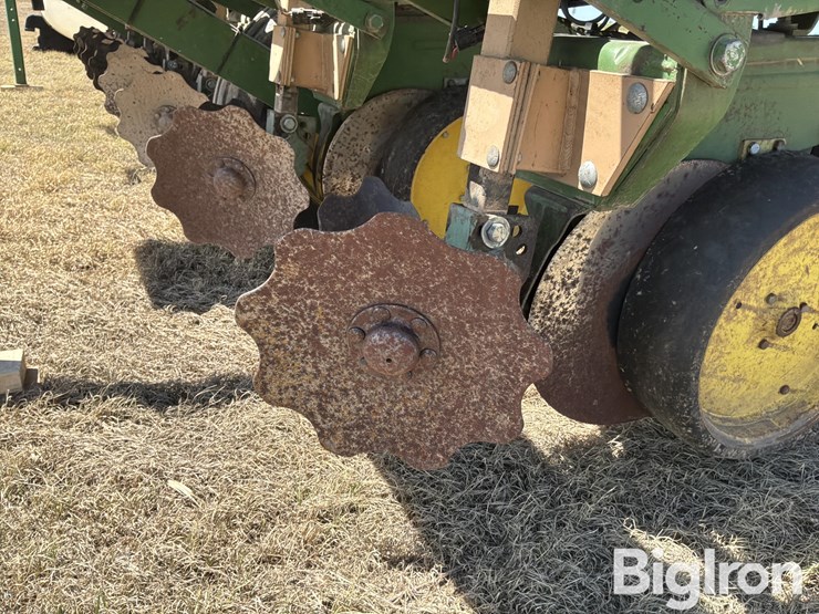 john-deere-7100-image-10