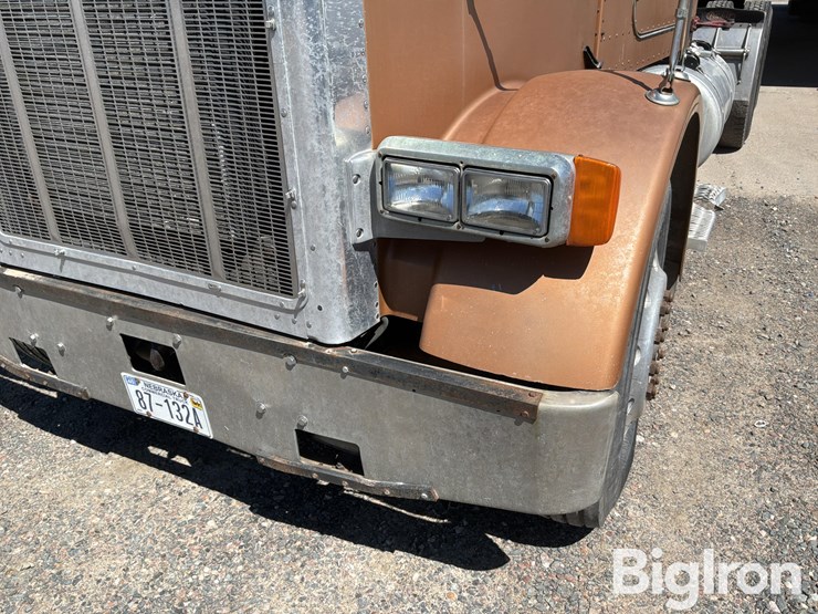 1992-peterbilt-378-image-11
