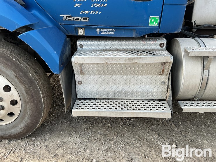 2019-kenworth-t880-image-12