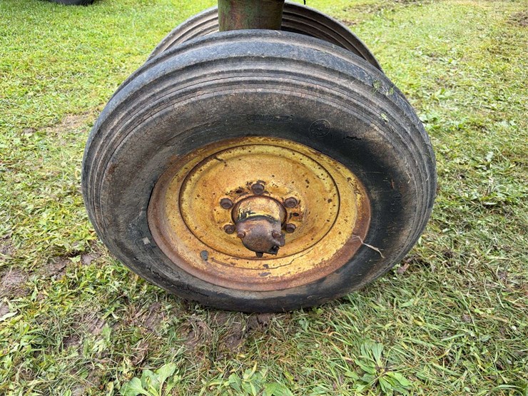 john-deere-b-image-13