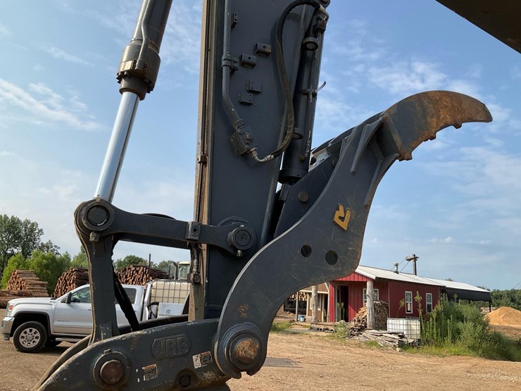 2023-john-deere-245-image-23