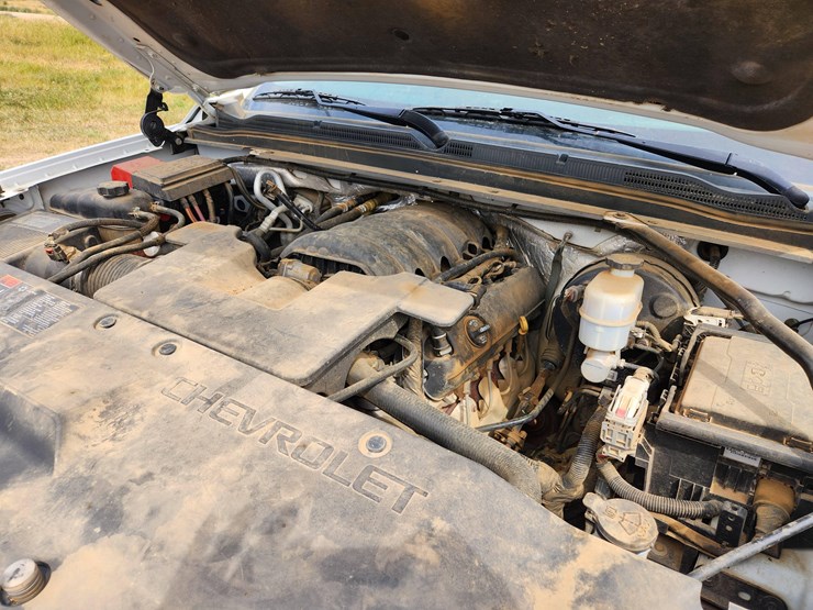 2015-chevrolet-tahoe-lt-image-50