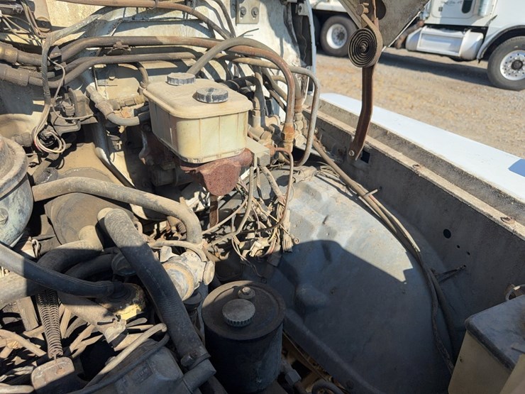 1989-ford-f700-image-33