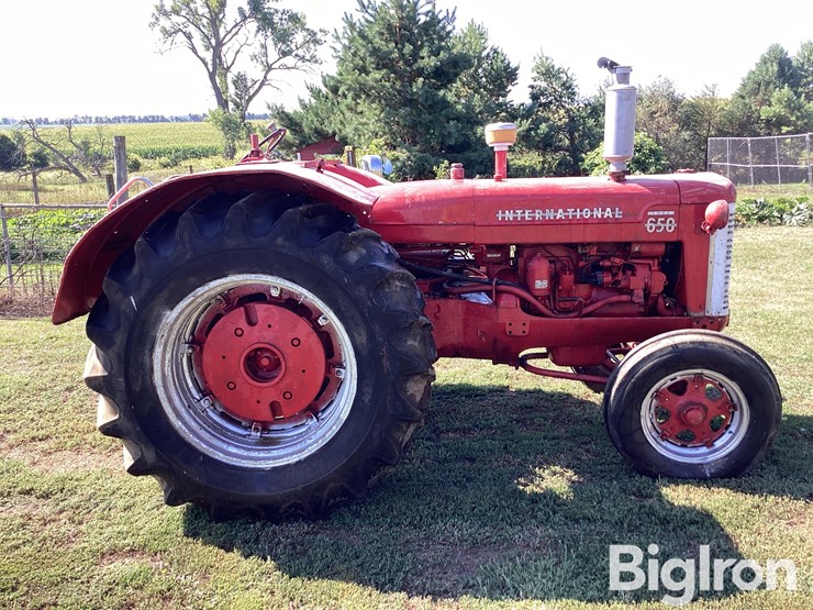 1957-international-650-image-4