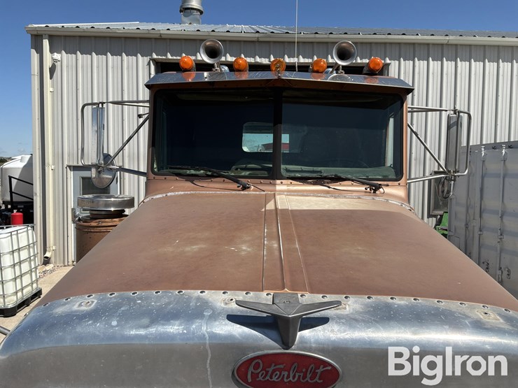 1992-peterbilt-378-image-12