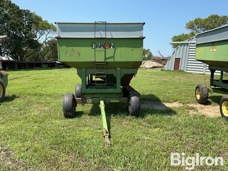 john-deere-1065-image-2