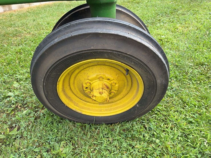 john-deere-b-image-15