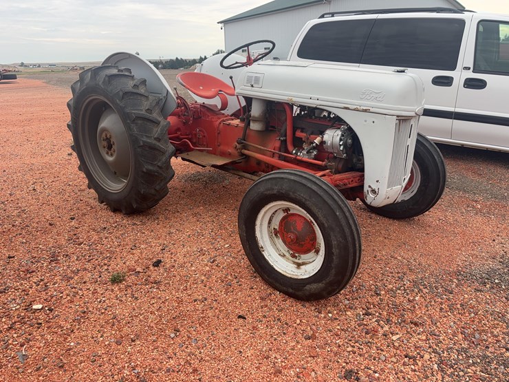 ford-8n-image-3