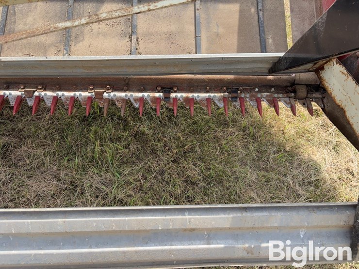 case-ih-ih4000-windrower/swather-image-15