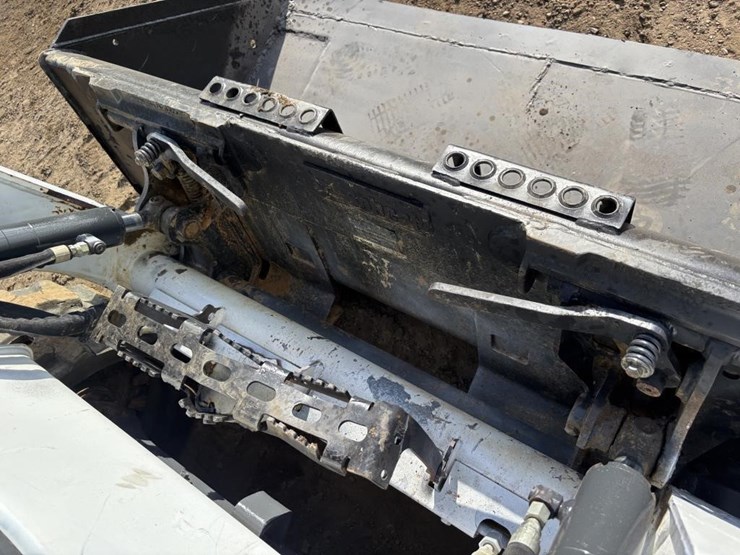 2020-bobcat-t450-image-13