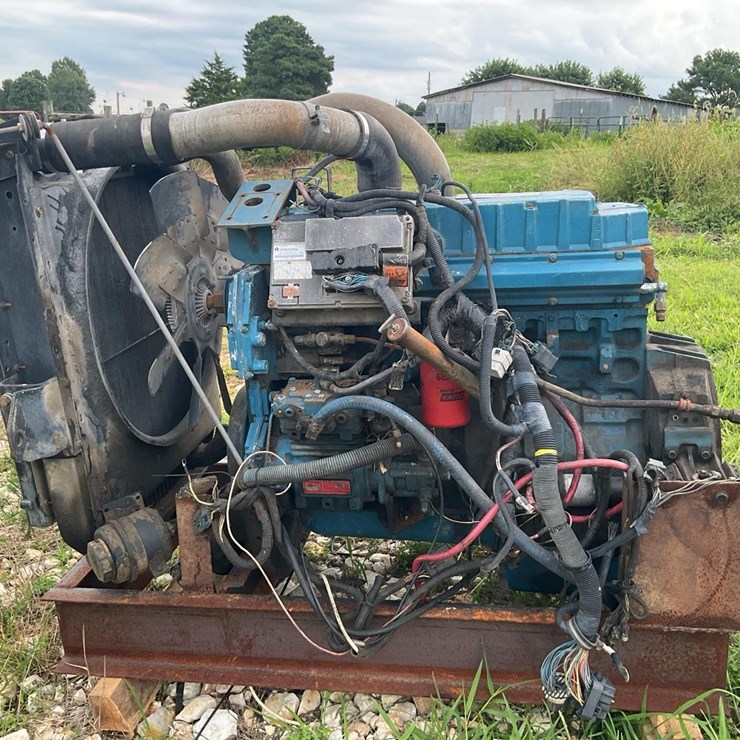 #250 • 1999 International DT466E Power Unit