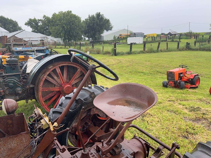 case-parts-tractor-image-19