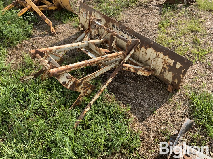 international-cub-154-lo-boy-image-5