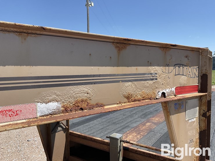 2002-titan-trailer-image-17