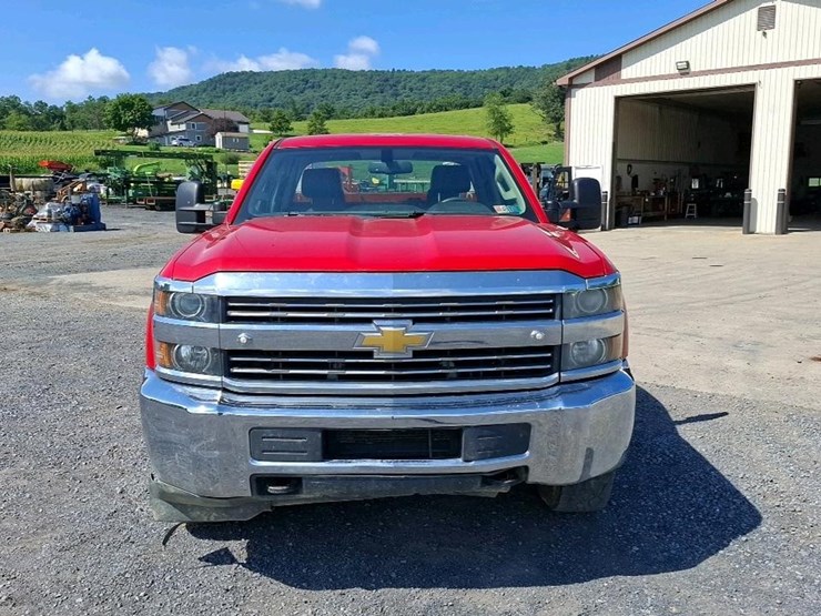 2015-chevrolet-3500-image-6