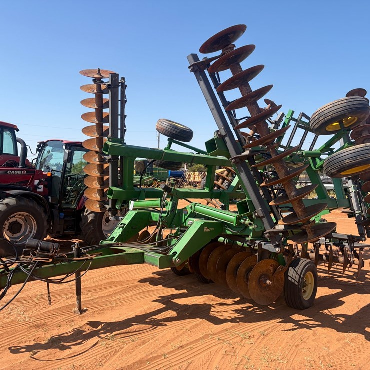 JOHN DEERE 637