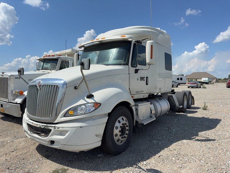 2015-international-prostar-image-1