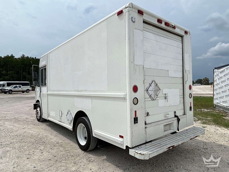 2000-freightliner-mt45-image-4