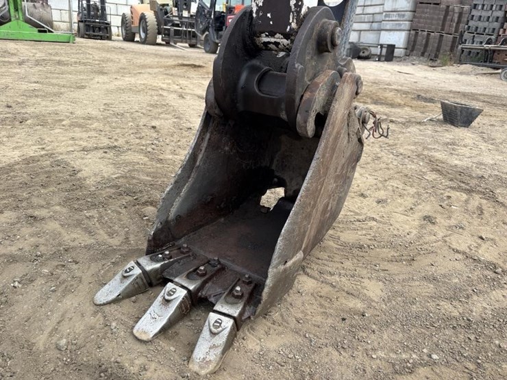 2013-bobcat-e26em-hydraulic-excavator-image-12