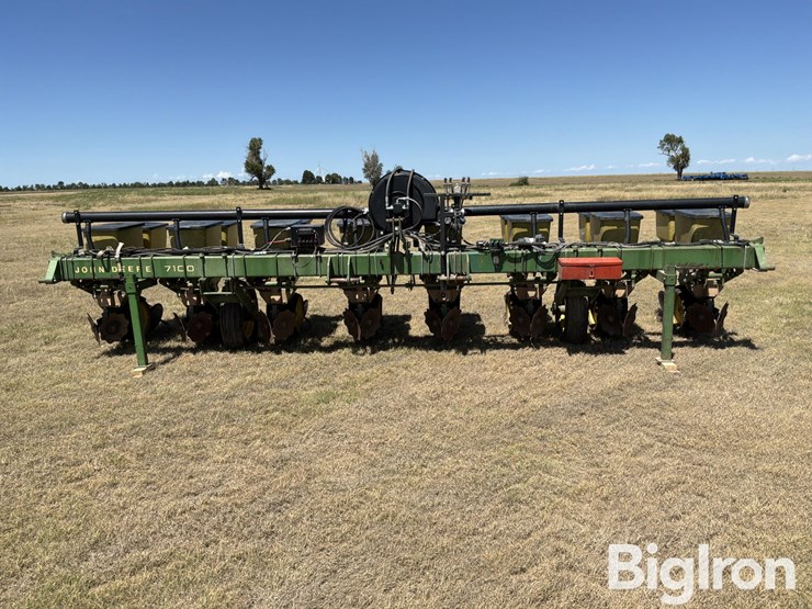 john-deere-7100-image-2