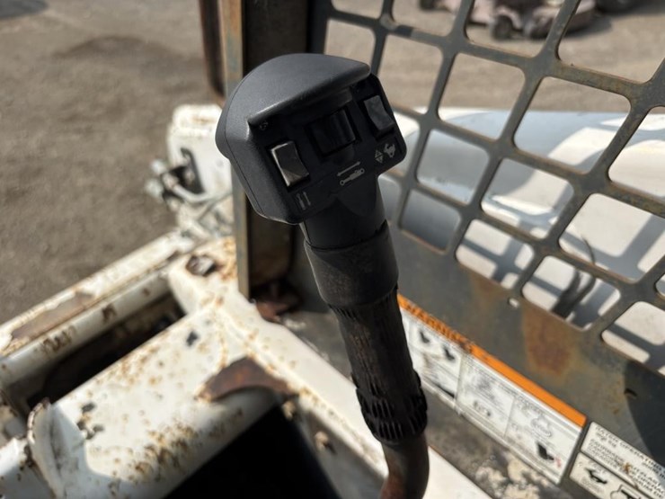 2000-bobcat-864-image-25