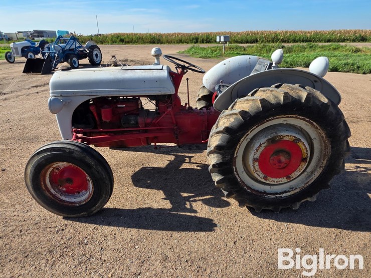 ford-8n-image-8