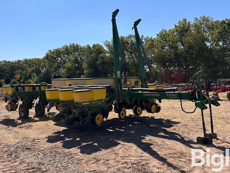 john-deere-7200-image-3