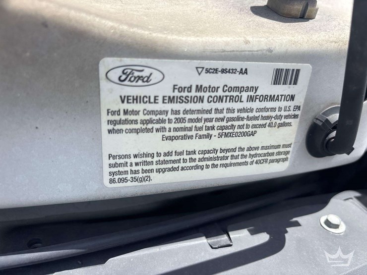 2005-ford-350-image-11