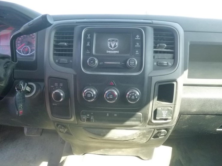 2016-dodge-1500-image-12