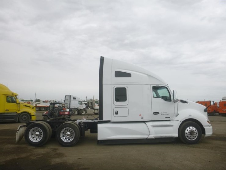 2020-kenworth-t680-image-7