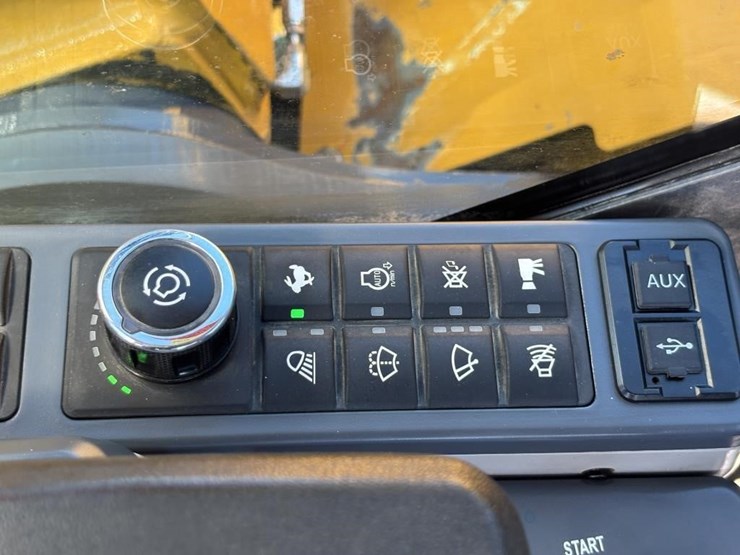 2023-xcmg-xe155ucr-hydraulic-excavator-image-40