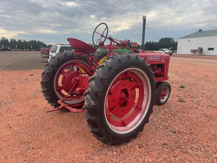 farmall-h-tractor-image-5