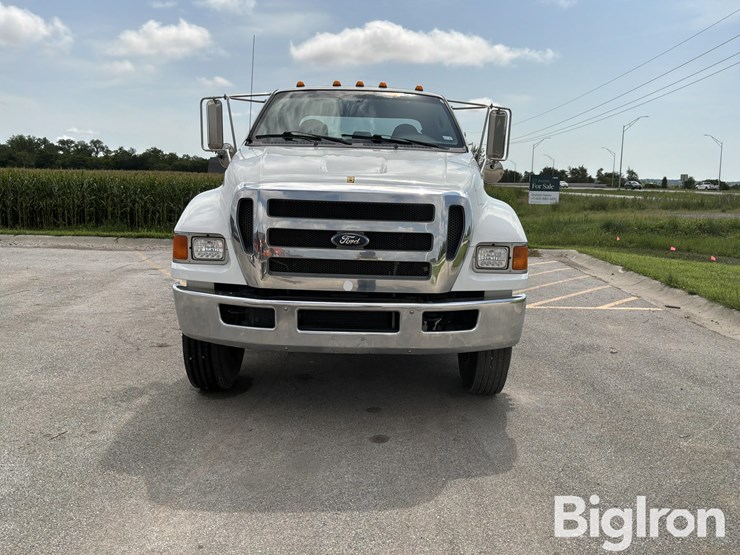2012-ford-f750-image-2
