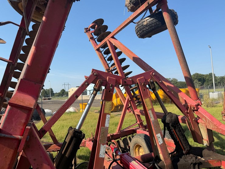massey-ferguson-820-image-41