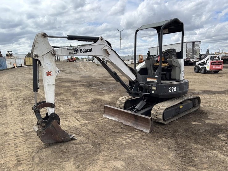 2013-bobcat-e26em-hydraulic-excavator-image-1