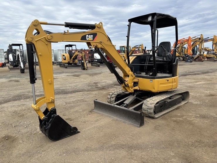 2015-caterpillar-303e-hydraulic-excavator-image-1