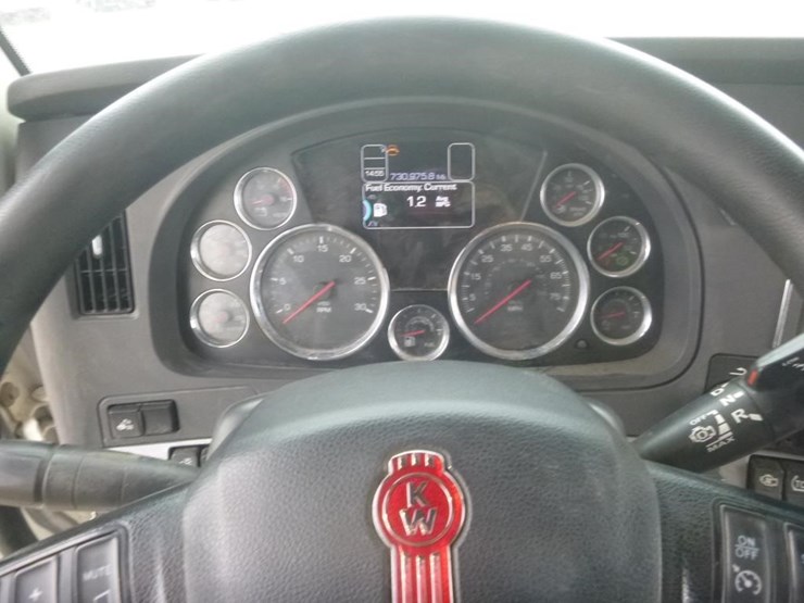 2020-kenworth-t680-image-19