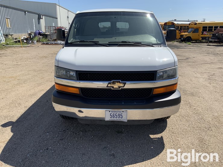 2010-chevrolet-express-g3500-image-2