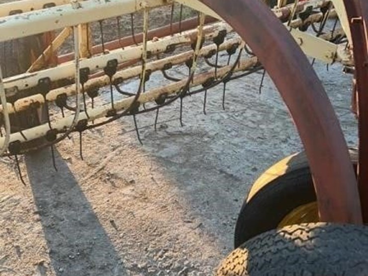 new-holland-258-image-1