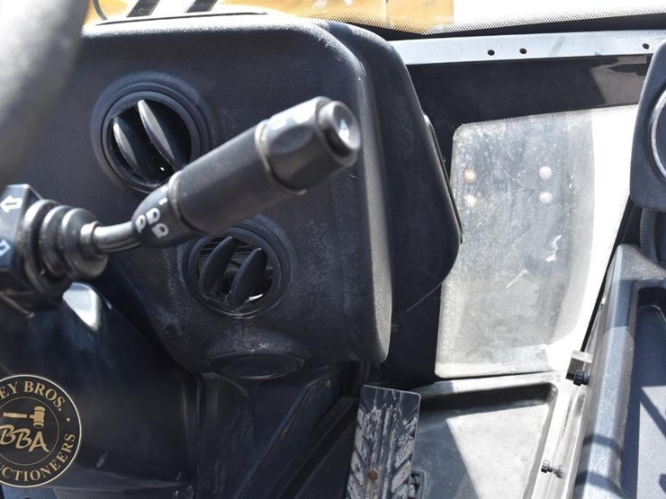 2024-deere-204-g-tier-image-44