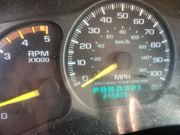 2001-chevrolet-2500hd-image-23