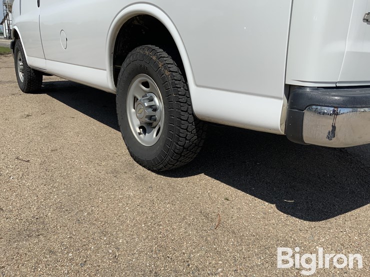 2009-chevrolet-express-g2500-image-15