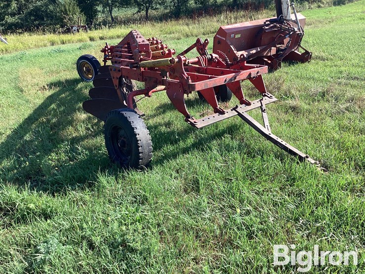 melroe-5-bottom-pull-type-plow-image-3