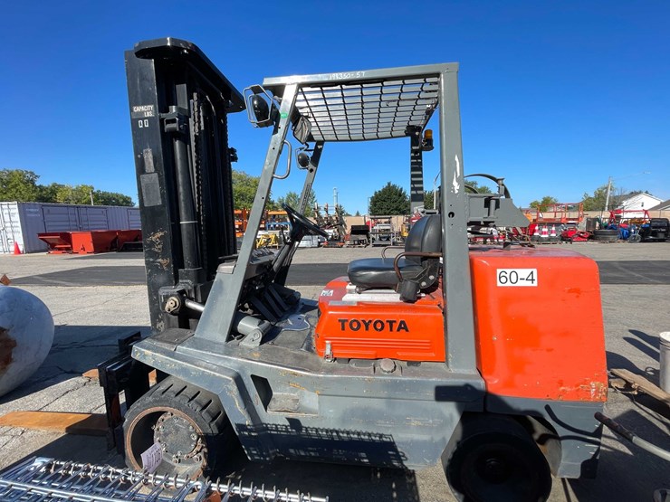 #1626-•-toyota-10,000lb-lift-capacity-forklift-(o3)-image-6