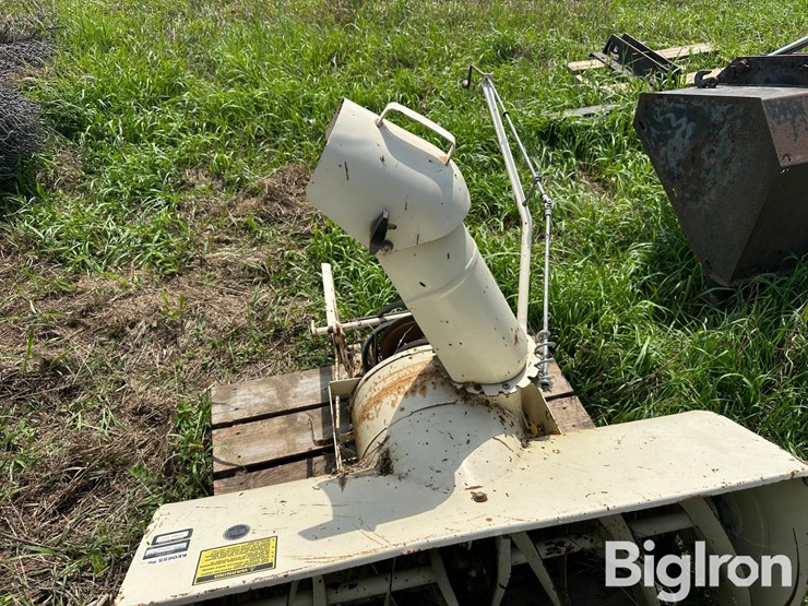cub-cadet-190-450-snow-blower-attachment-image-13