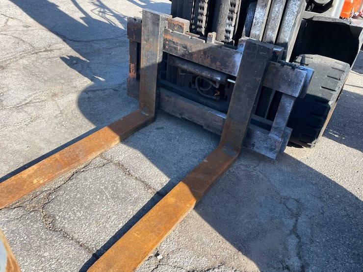 #1626-•-toyota-10,000lb-lift-capacity-forklift-(o3)-image-7