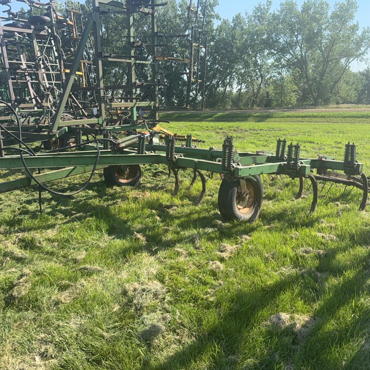 JOHN DEERE 100